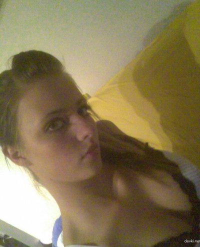 Развратная шмара в деле: блондинка без одежды (часть 4)