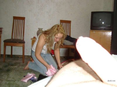 Дрючит свою подружку в студенческом общежитии