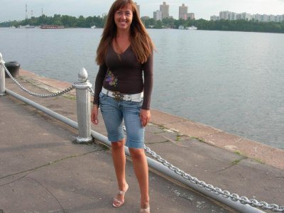 Хорошая девочка не прочь заниматься сексом втроем