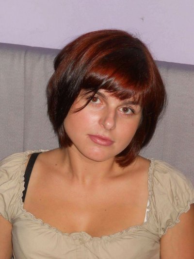 Красотка с влажной красоткой готова к фотосессии