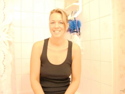 Пикантные снимки опытной невесты в домашней обстановке