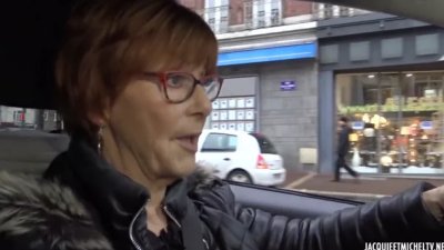 Страстная 70-летняя дама наслаждается молодыми членами в разных дырках