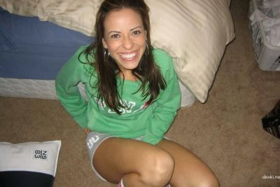 Очаровательная подруга наслаждается страстным сексом!