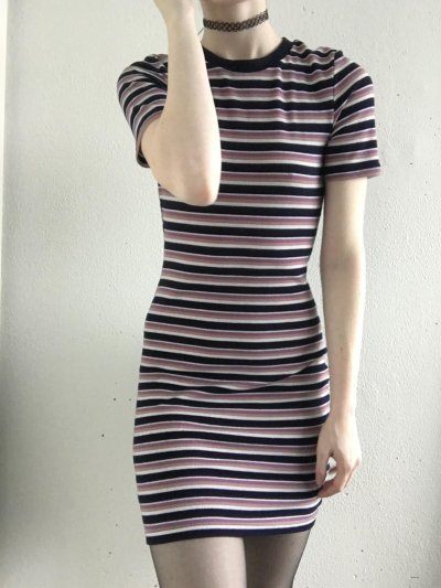 Тонкая красотка без одежды: новое порно видео!