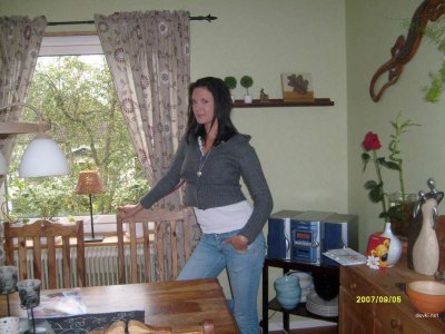 Игривая пошлость от привлекательной молодой леди