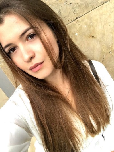 Сексуальная красотка в откровенном виде