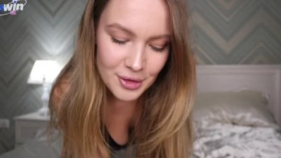 Приглашение к удовольствию: вылижи мою киску после тяжелого рабочего дня