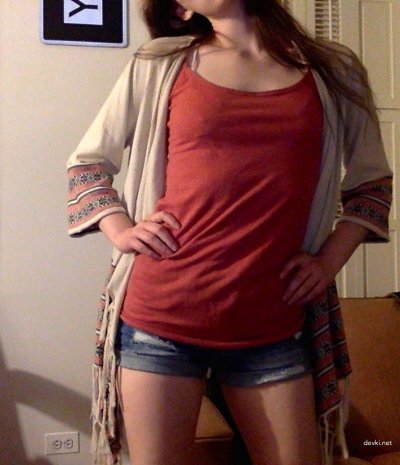 Разделась и засунула трусики в киску - горячее порно!