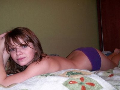 Интимная фотосессия сексапильной шатенки - горячие кадры!