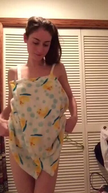 :"Соблазнительное видео с обворожительной девушкой, чье тело просто идеально для наслаждения"