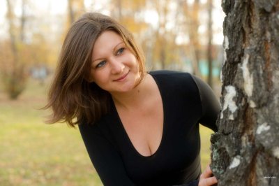 Дама в наряде и без одежды - новый видос!