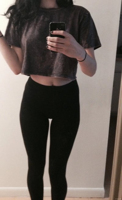 Пикантные снимки юной девушки: самодельные фотографии горячей красотки