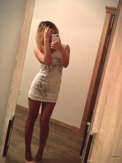 Малышка обожает снимать себя на камеру