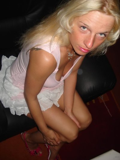 Красотка радует себя - порно на русском