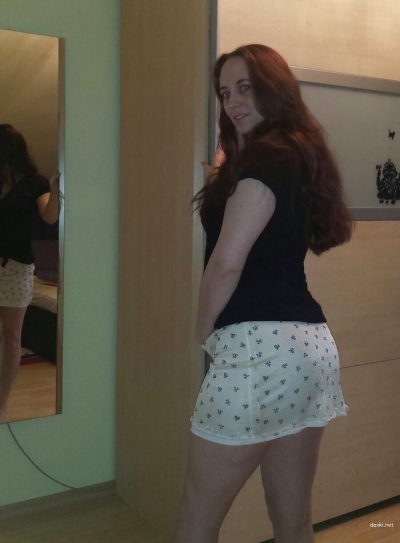 Опытная милфа демонстрирует свою великолепную задницу