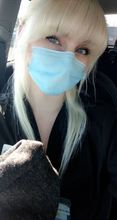 Интимные фотографии от привлекательной блондиночки: домашний фотосет