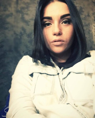 Интимные снимки обнаженной красотки с отличной "киской" - для взрослых!