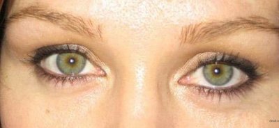 Девушка с пышными формами радует парня своими нежными ласками