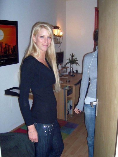 Очаровательная девушка из провинции с идеальной фигурой