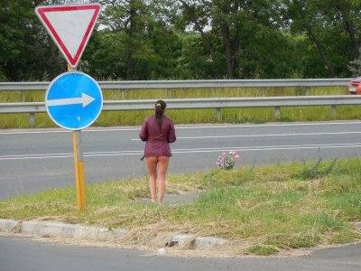 Вечно без трусов леди