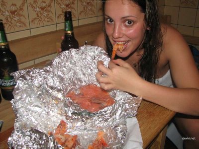 Невеста расслабляется в сауне