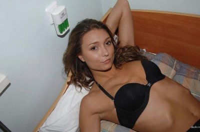 Соблазнительные снимки привлекательной молодой леди