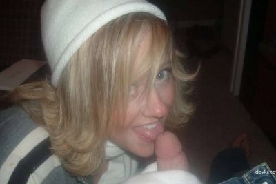 Сладкий минет от очаровательной блондинки, который не оставит равнодушным!