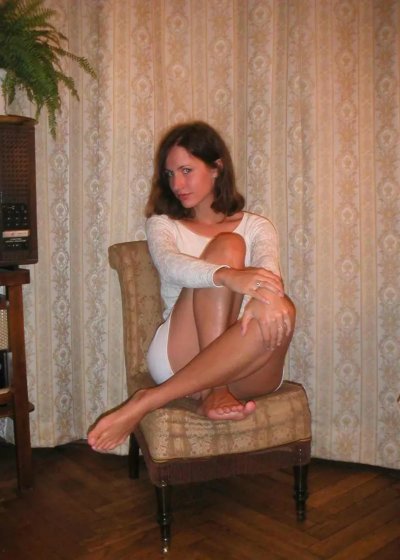 Еще одна киска с волосатой пилоткой в горячем порно действе