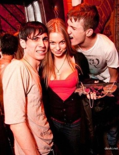 Личные фотки молоденькой москвички — селфи из инсты