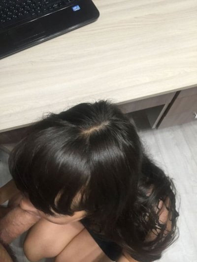 Босс трахнул секретаршу на рабочем столе - горячий офисный секс!