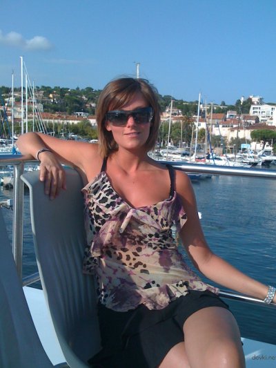 Сексуальная дама обожает сосать член