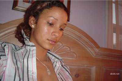 Маленькая грудь: обнажённая красотка на фото!