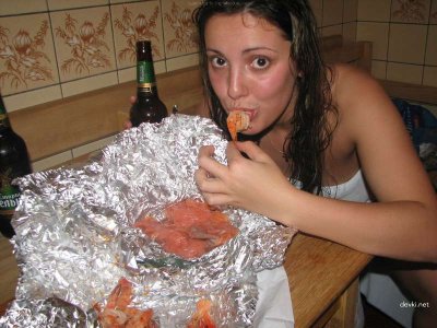 Невеста расслабляется в сауне