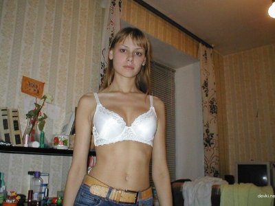 Красотка балует себя в ванной - горячие игры в одиночестве