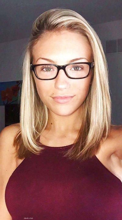 Горячая красотка с обворожительной фигурой ждет тебя!