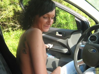 Маленькие сиськи у сексапильной молодой красотки