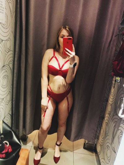 Фото красотки с роскошной грудью - горячие снимки для взрослых!