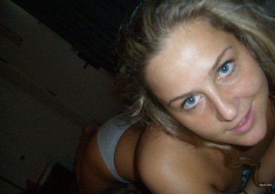 Молодые любовники занимаются сексом и снимают всё на камеру