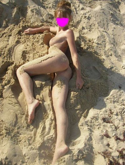 Скромная супруга демонстрирует интимные прелести