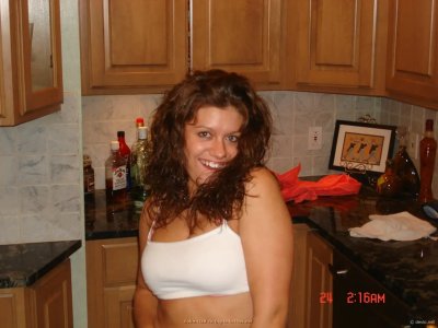 Обожает, когда ее ласкают внизу