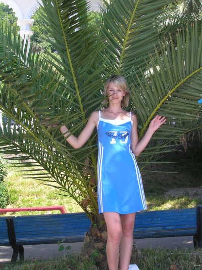 Сладкая Люда обожает делать минеты