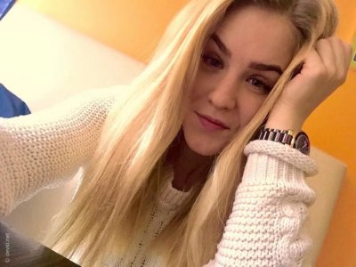 Распутная пилотка возбужденной красотки