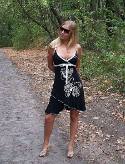 В лесу за 100$ разделась перед незнакомцем на любительских фотосессиях