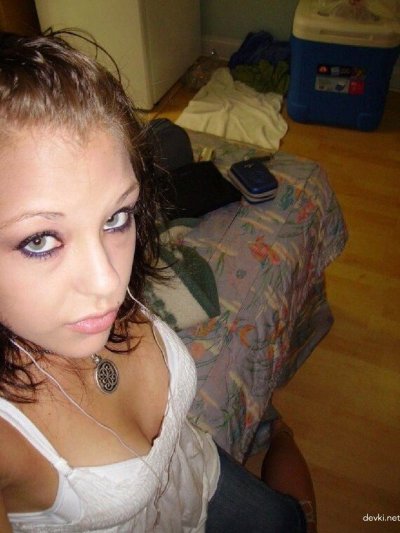 Интимные снимки привлекательной девушки
