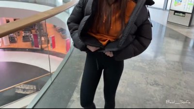 Подглядывание за сексом в переодевалке с моей горячей подружкой - самые горячие моменты!