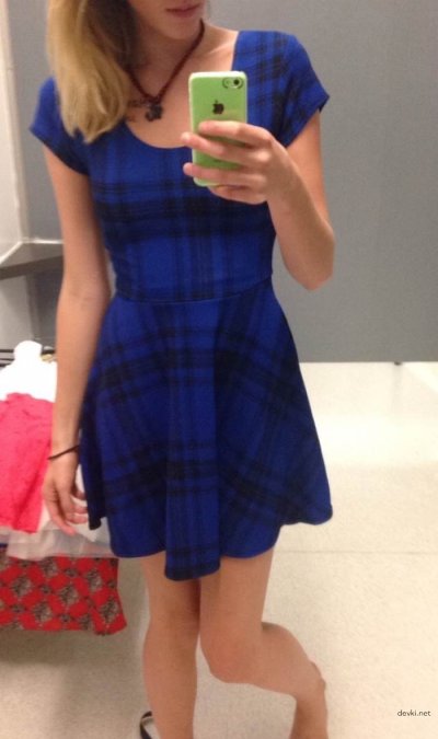 Пикантные снимки с татуировкой на интимной зоне в раздевалке