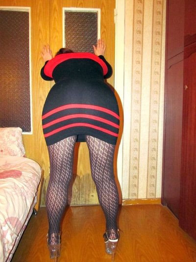 Русская леди демонстрирует свои прелести