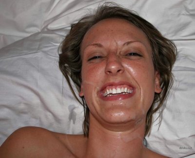 Студентка празднует завершение учебы!