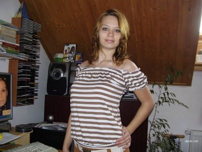 Домашние селфи студентки 2 курса — сиськи и попка в кадре