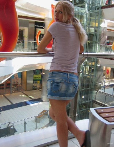 Всем покажет красивое эротическое белье!